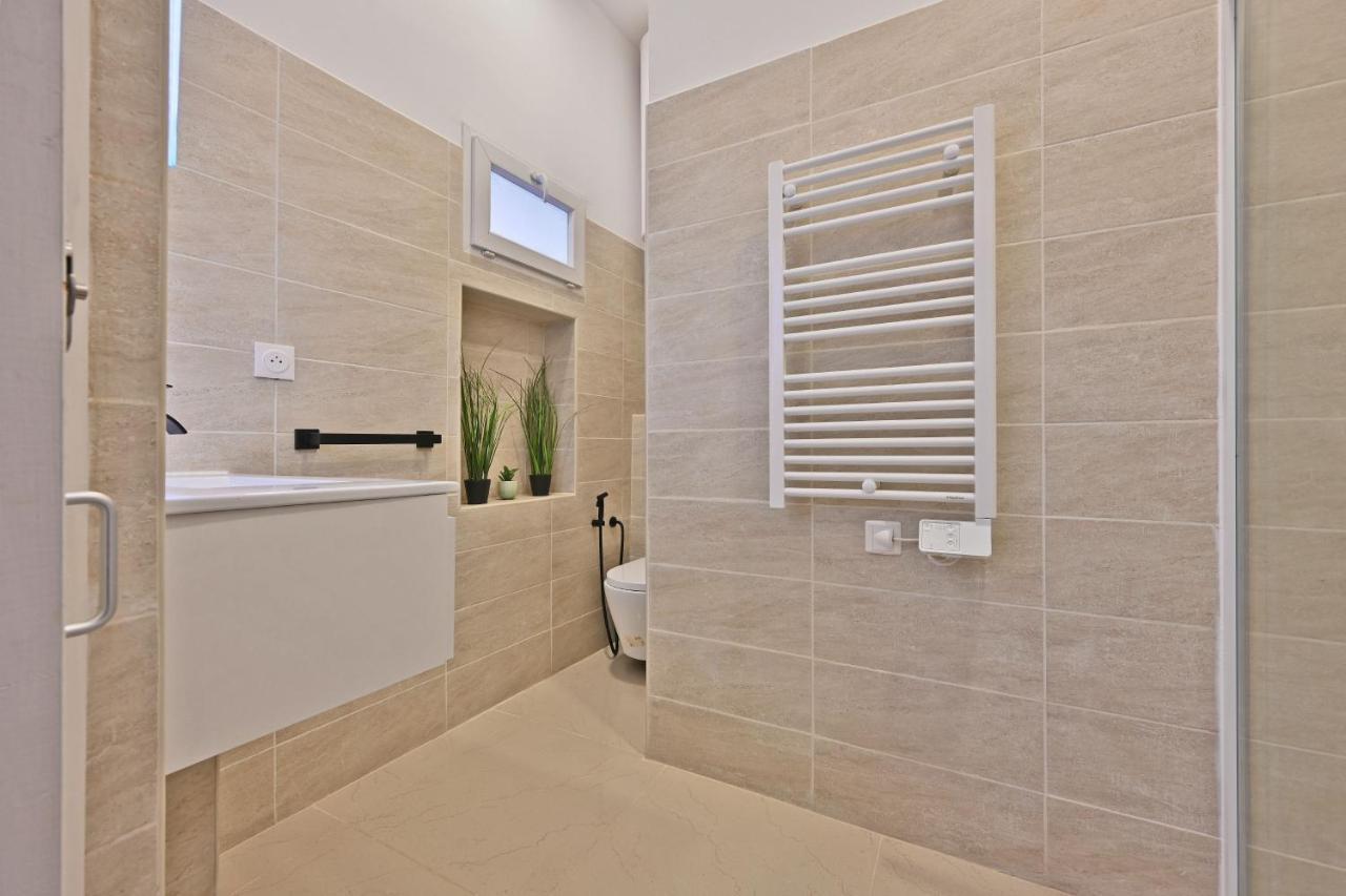Au Roi Rene - Ac Clim - Wifi Apartment อาวีญง ภายนอก รูปภาพ